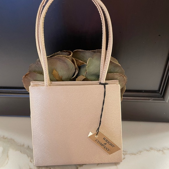 NWT Lorren  Bell Evening Bag Gold with Brown Velvet Flower - Picture 3 of 5